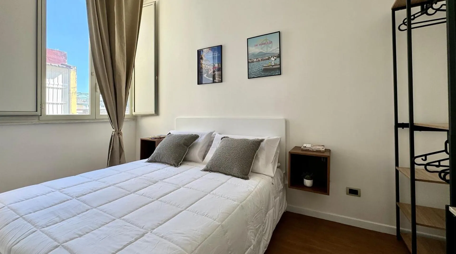 Appartamento Montesanto Charm Centro Storico Napoli 0*,  Italia